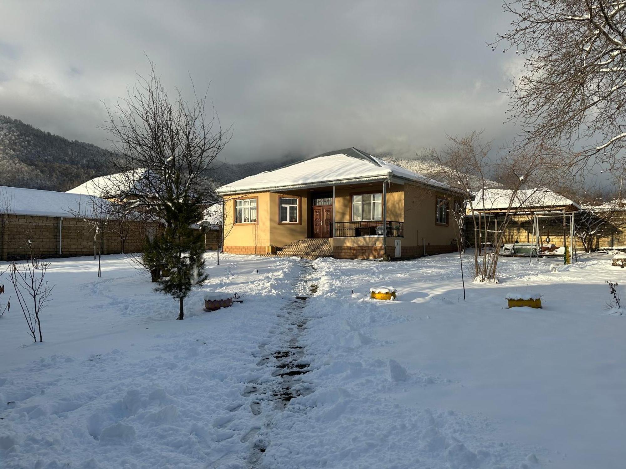 Villa In Qabala Bagian luar foto